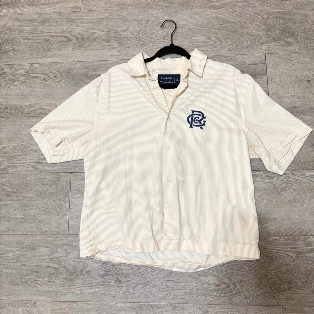 Abercrombie & Fitch Cream Short Sleeve Shirt with Blue Logo